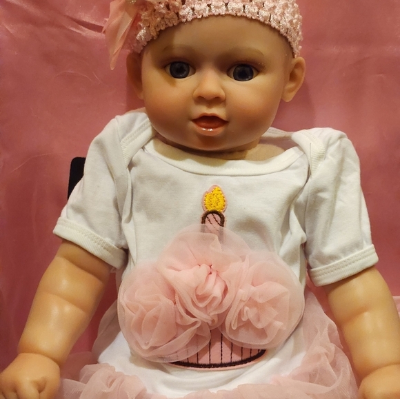17 inch Beautiful Baby Doll - Picture 12 of 14